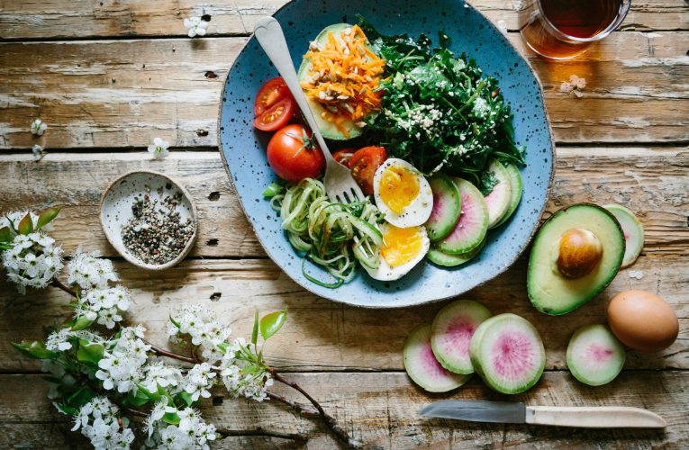 Les 10 Meilleurs Aliments de Récupération Postpartum pour les Nouvelles Mamans