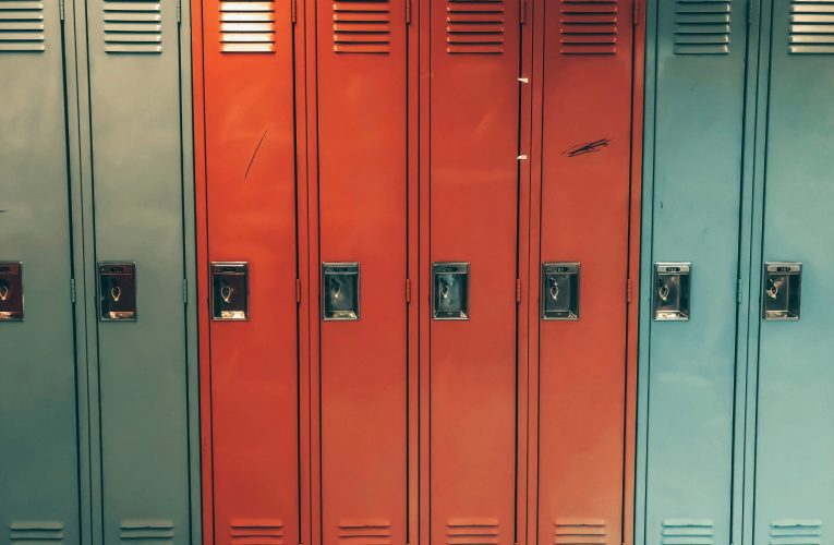 Les 5 Trophées Étranges Préservés dans les Traditions des Vestiaires