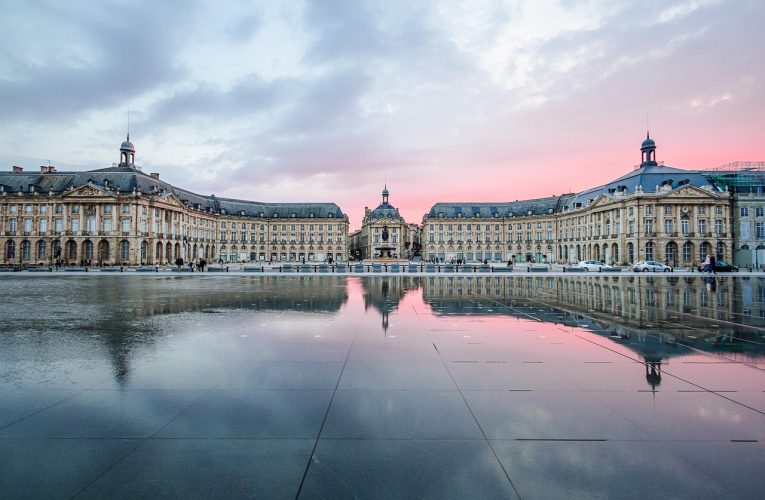 Les 7 Meilleurs Spots de Photographie des Lacs Miroirs dans les Massifs Montagneux